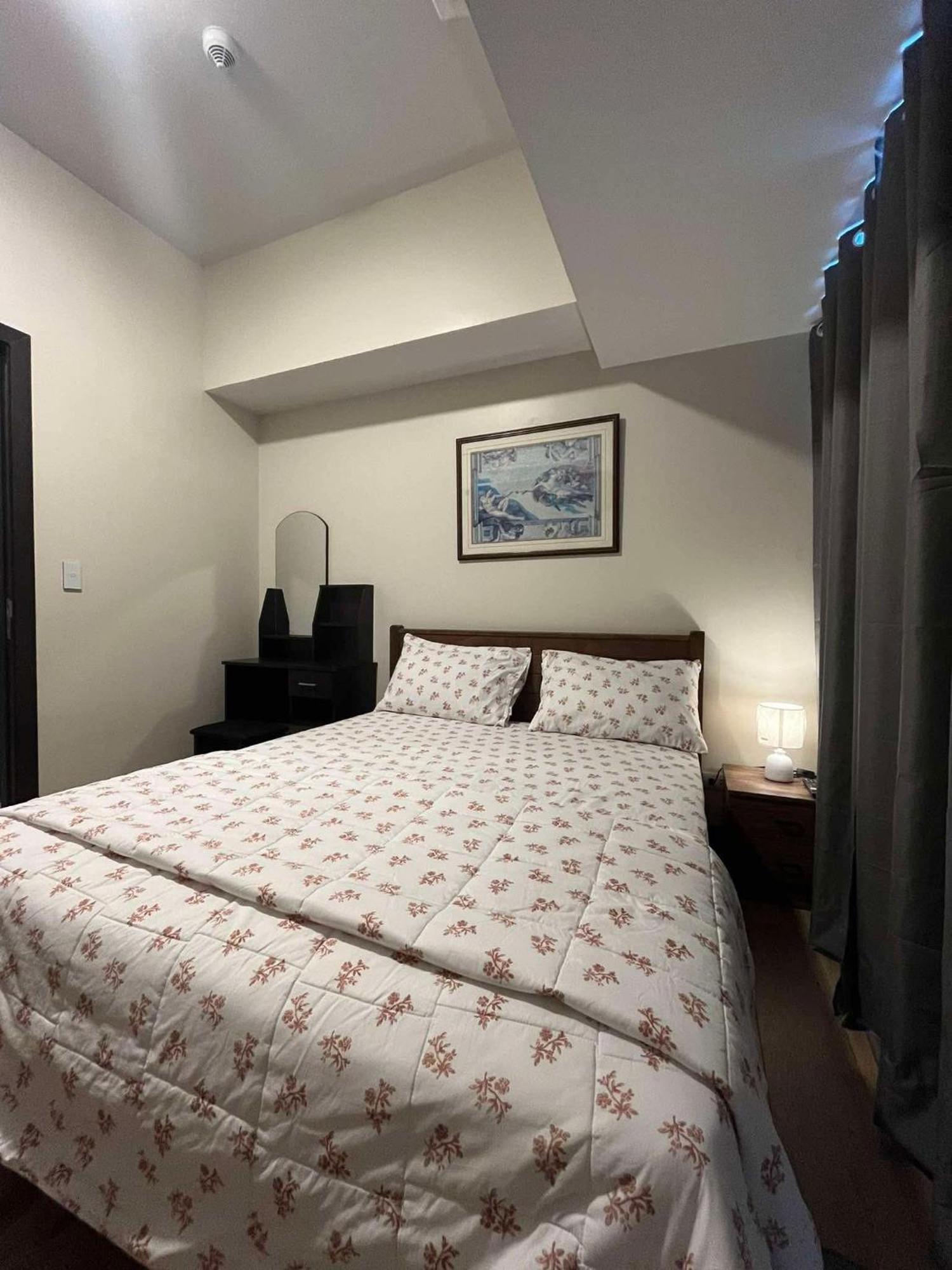 Park Mckinley West Unit 9y Tower B Manila