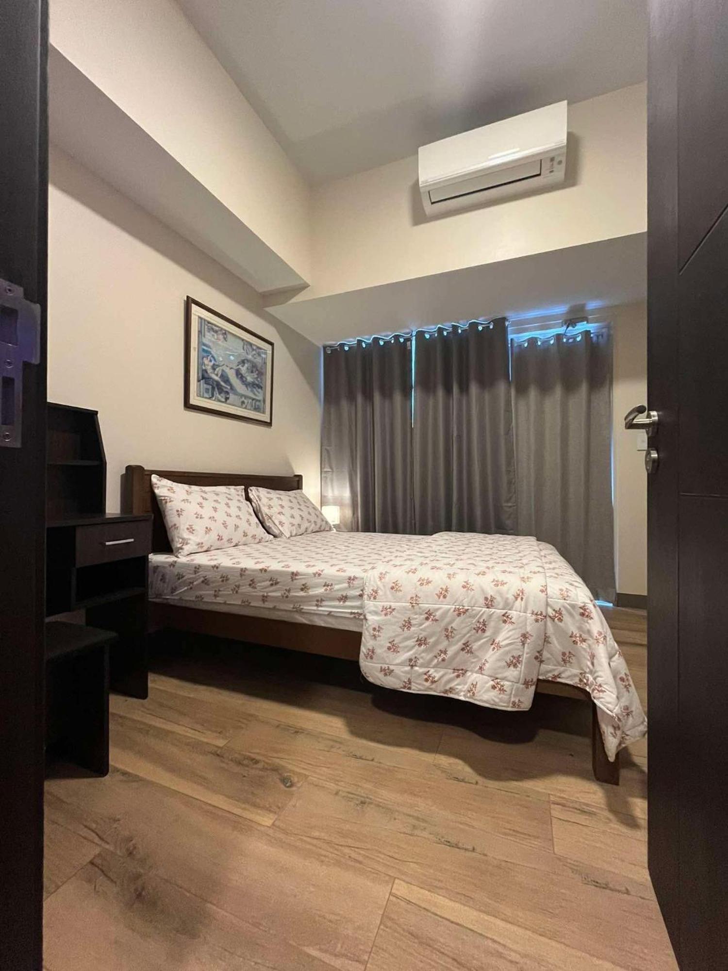 Apartment Park Mckinley West Unit 9y Tower B Manila