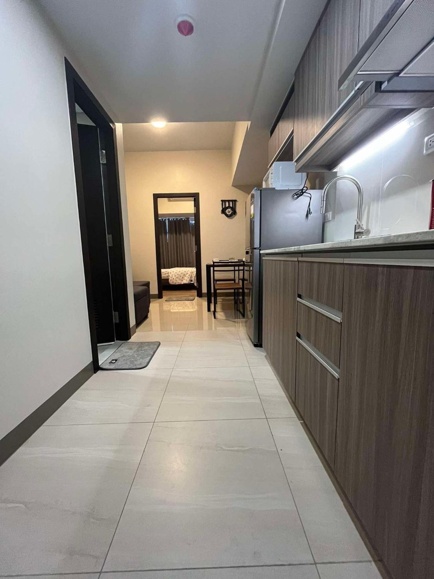 Park Mckinley West Unit 9y Tower B Apartment Manila