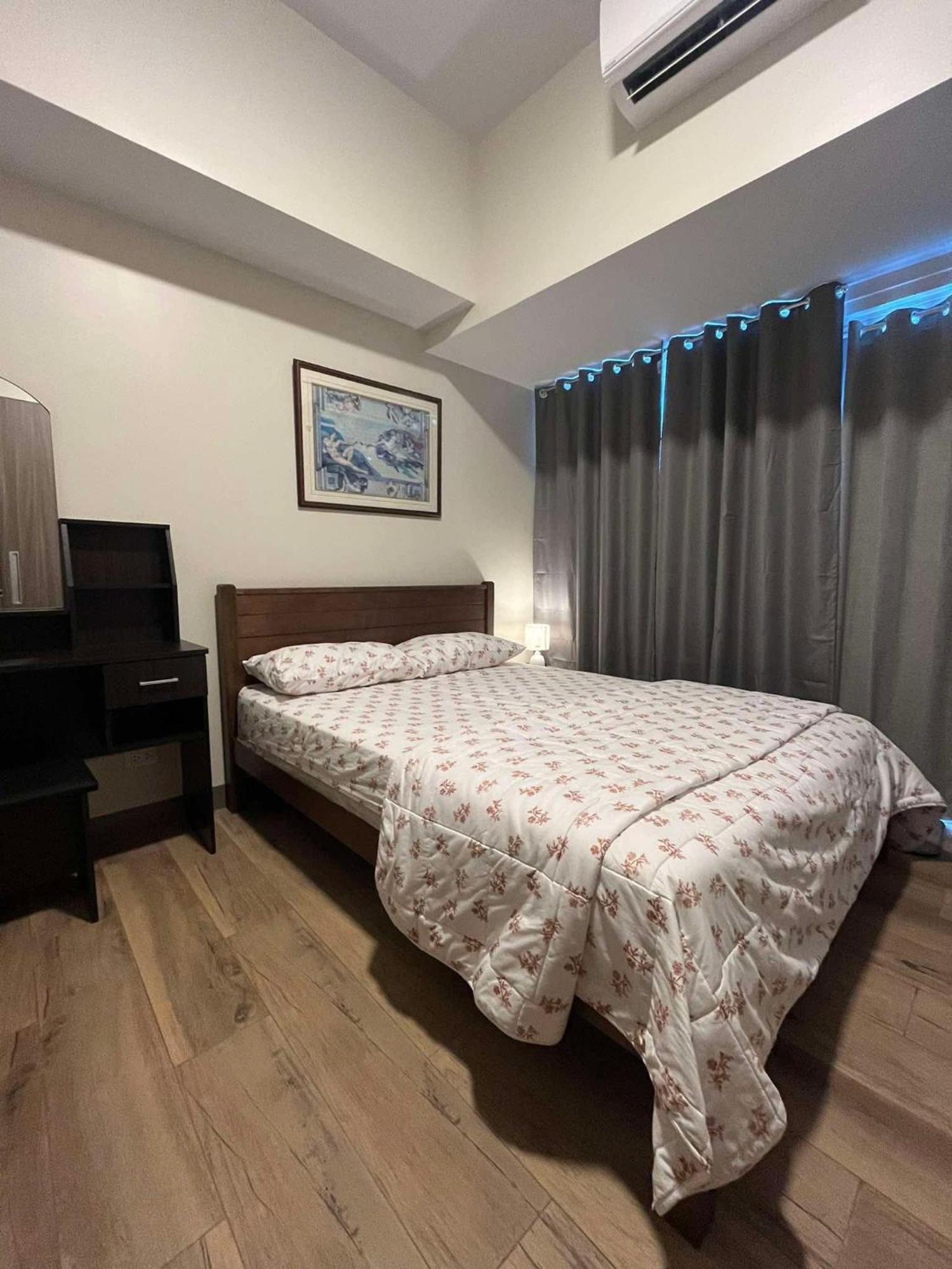 Apartment Park Mckinley West Unit 9y Tower B Manila