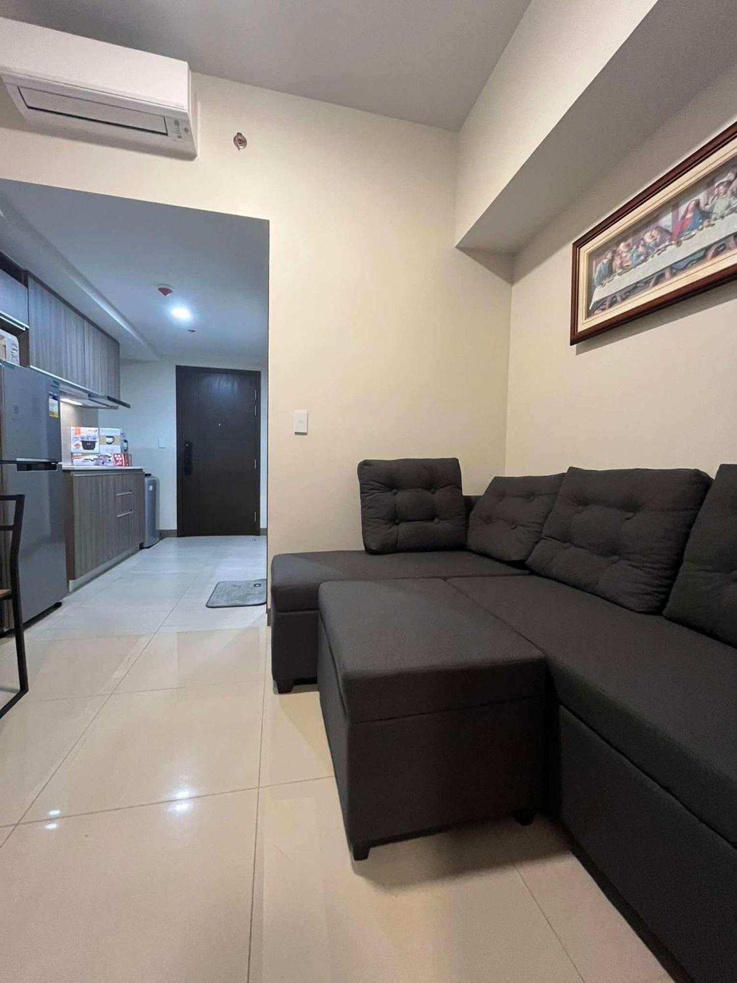 Park Mckinley West Unit 9y Tower B Manila
